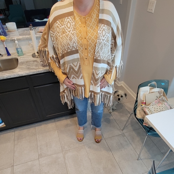 Haute Hoodie Wrap - Picture 1 of 3